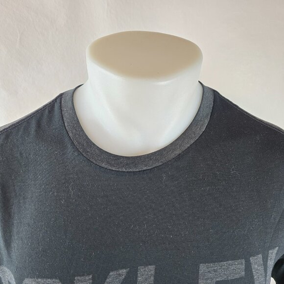 Oakley T Shirt Mens Medium Grey Hydrolix Regular Fit Casual Golf Sports Outdoors - Picture 3 of 9